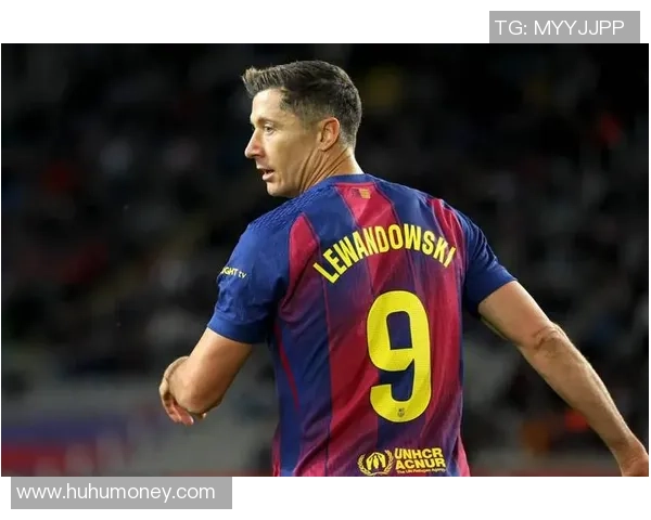 金发足球球星的崛起与挑战 解析其背后的努力与成就